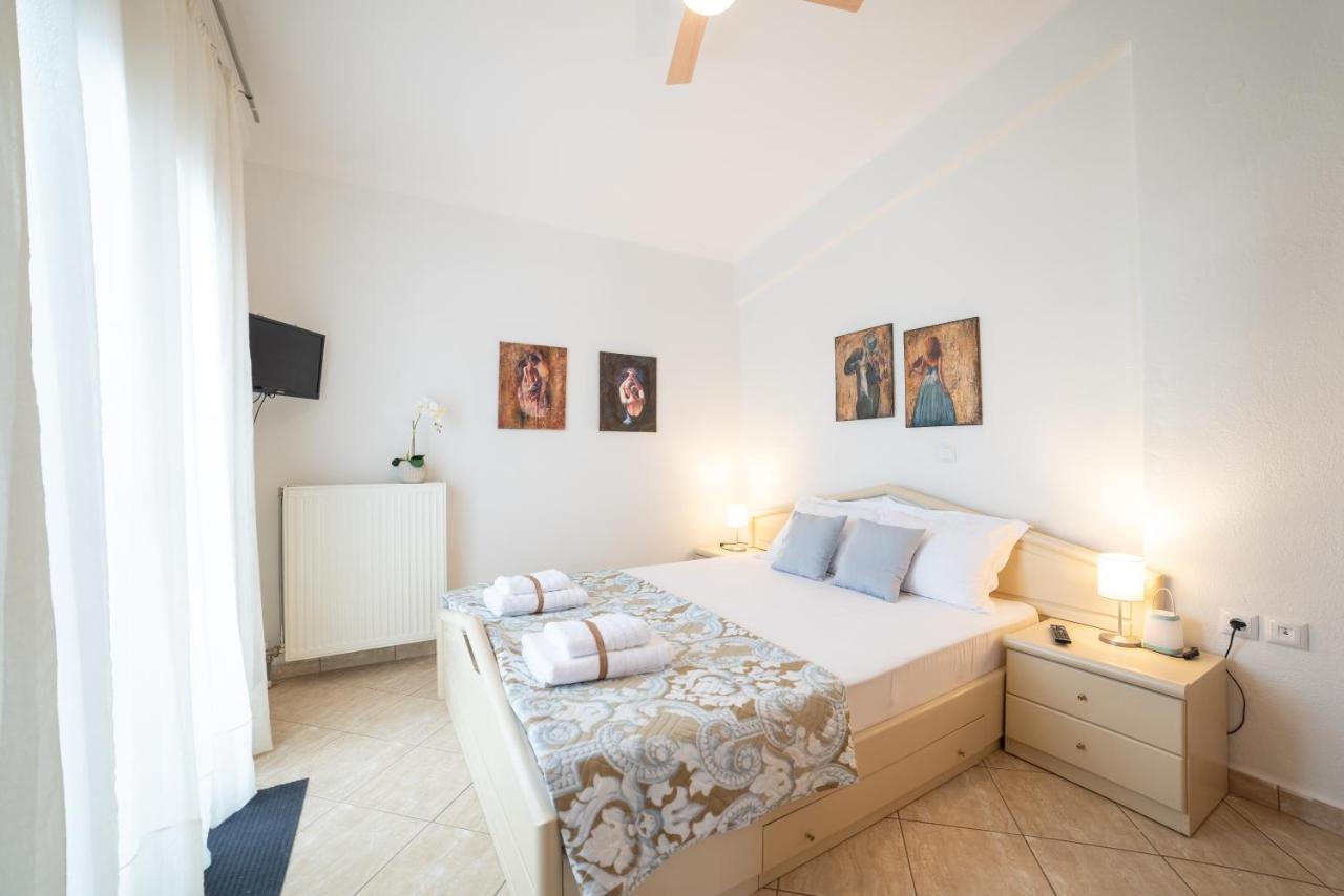 Porto Ofrynio Central Deluxe Golden Apartment Ofrinion Exterior photo